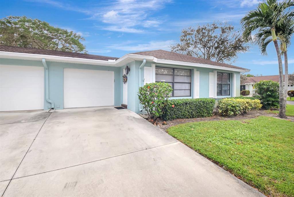 Boynton Beach, FL 33436,9800 Pecan Tree Drive #B
