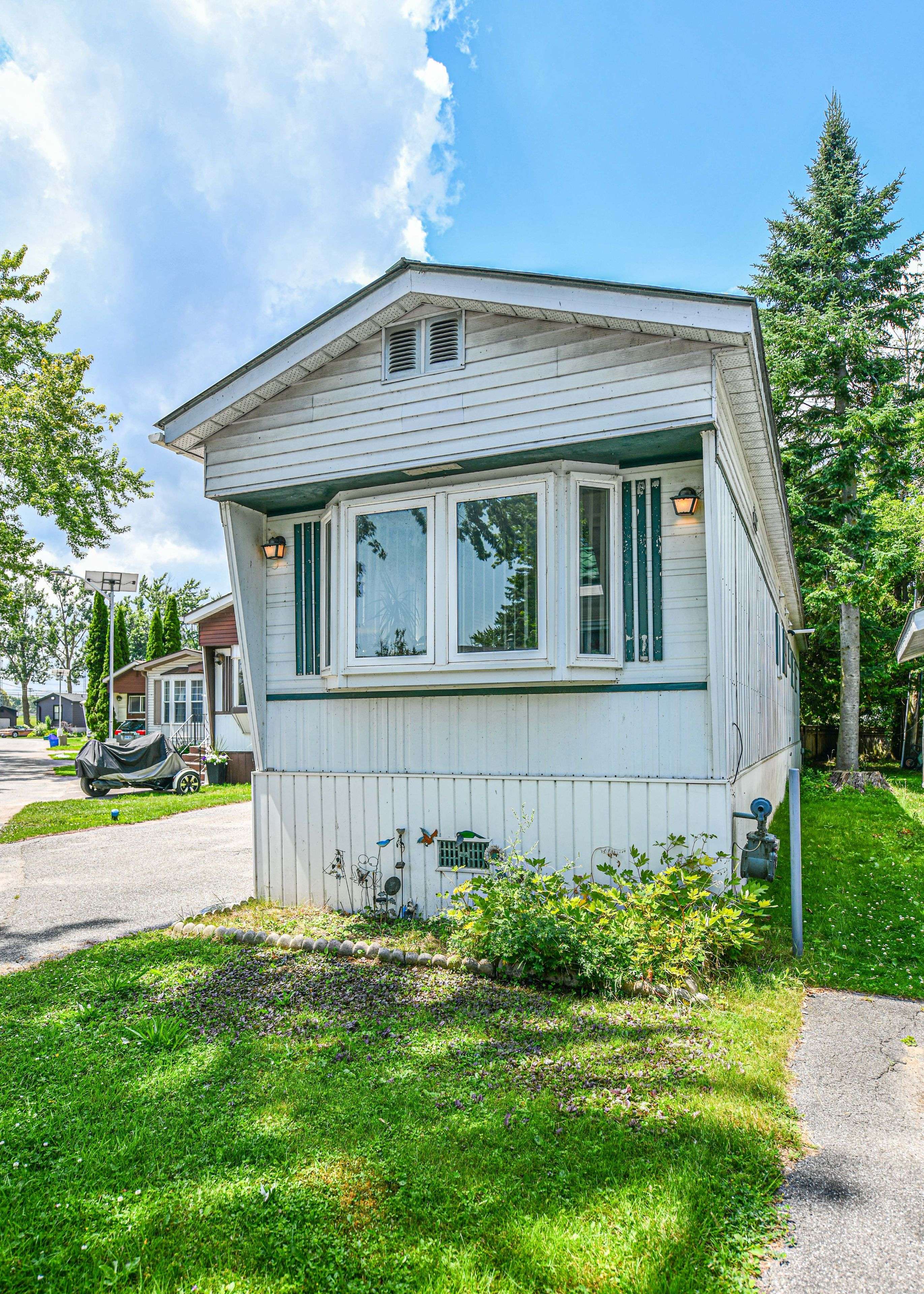 Orillia, ON L3V 6L8,580 West ST S #31