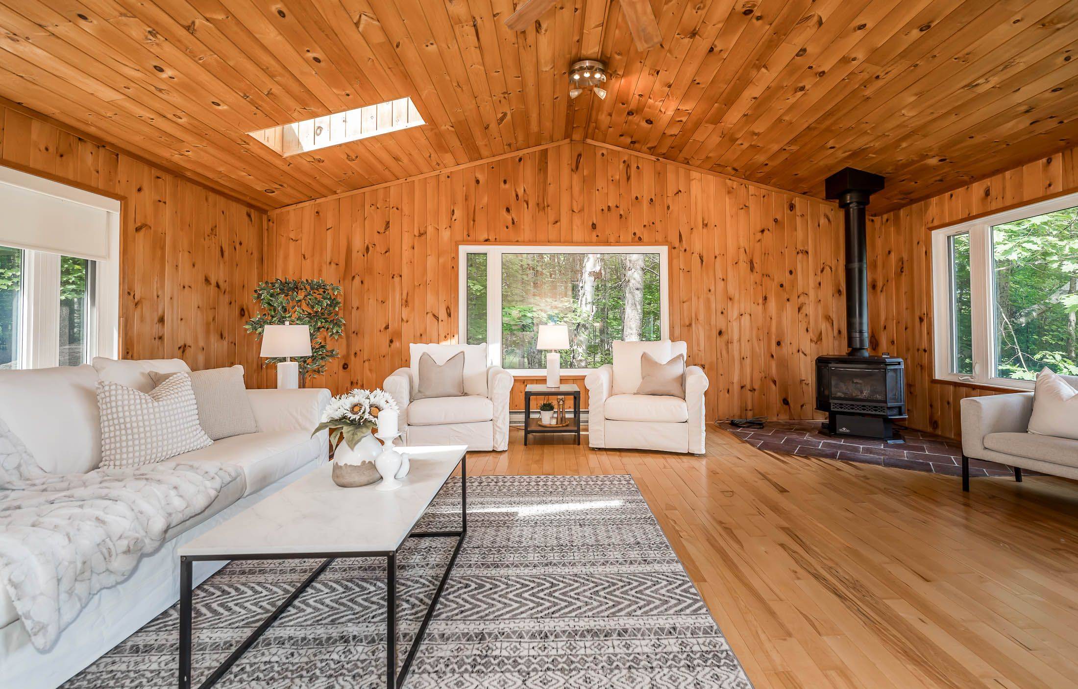 Huntsville, ON P0B 1L0,1090 Muskoka #10 RD
