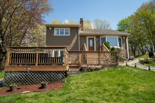 29 Madison Dr, Ogdensburg Boro, NJ 07439