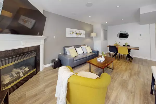Richmond Hill, ON L4E 3T4,6 Mistleflower CT