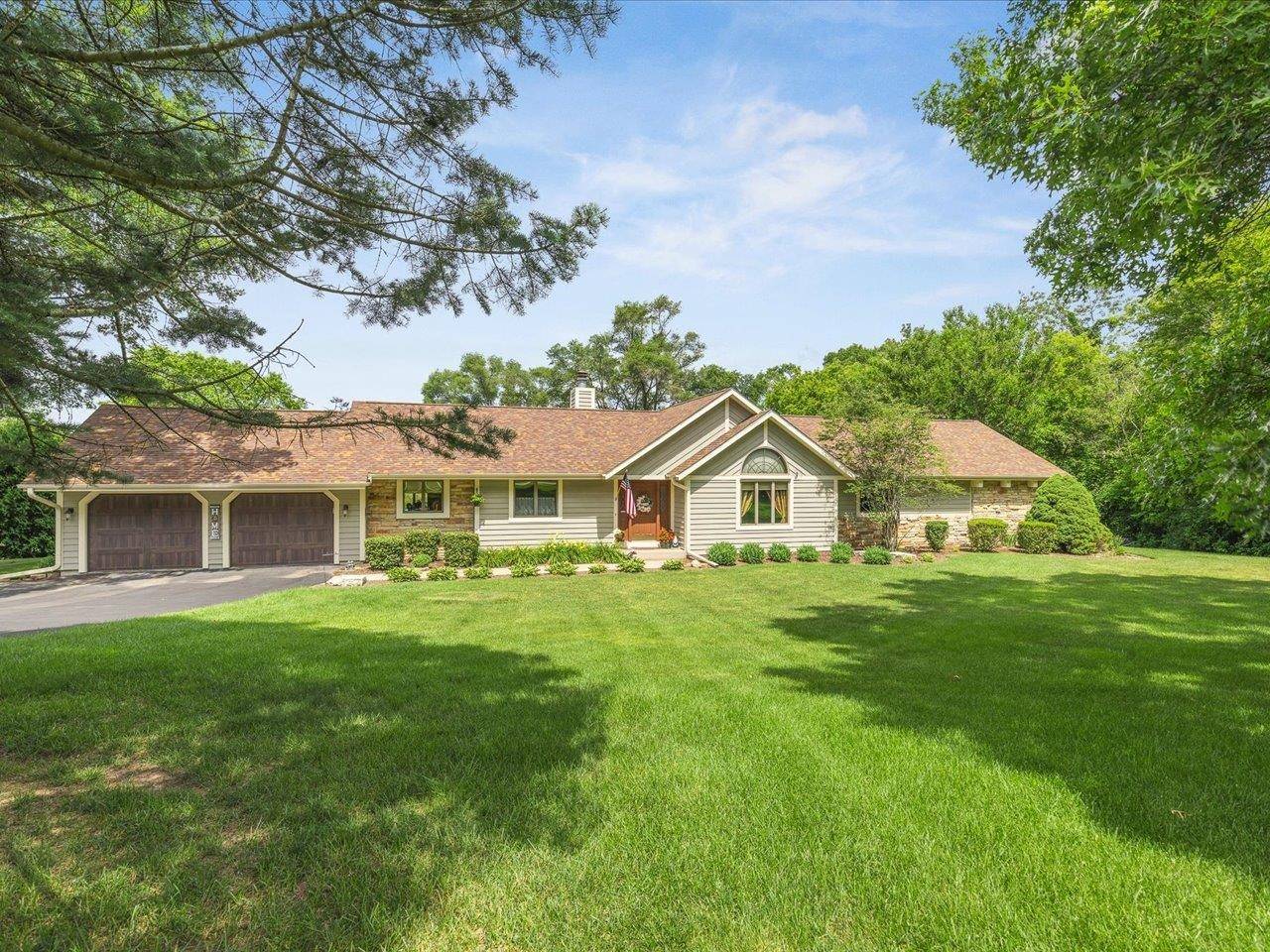 12828 Menominee Trail, Roscoe, IL 61073