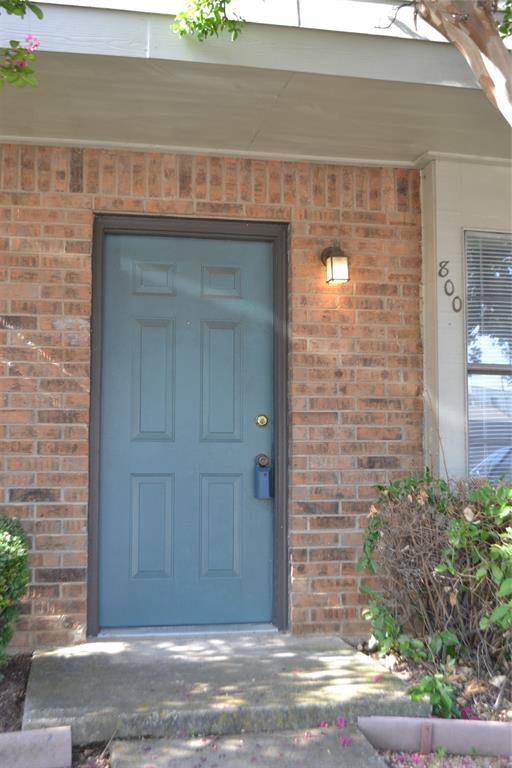 Denton, TX 76201,800 W Collins Street