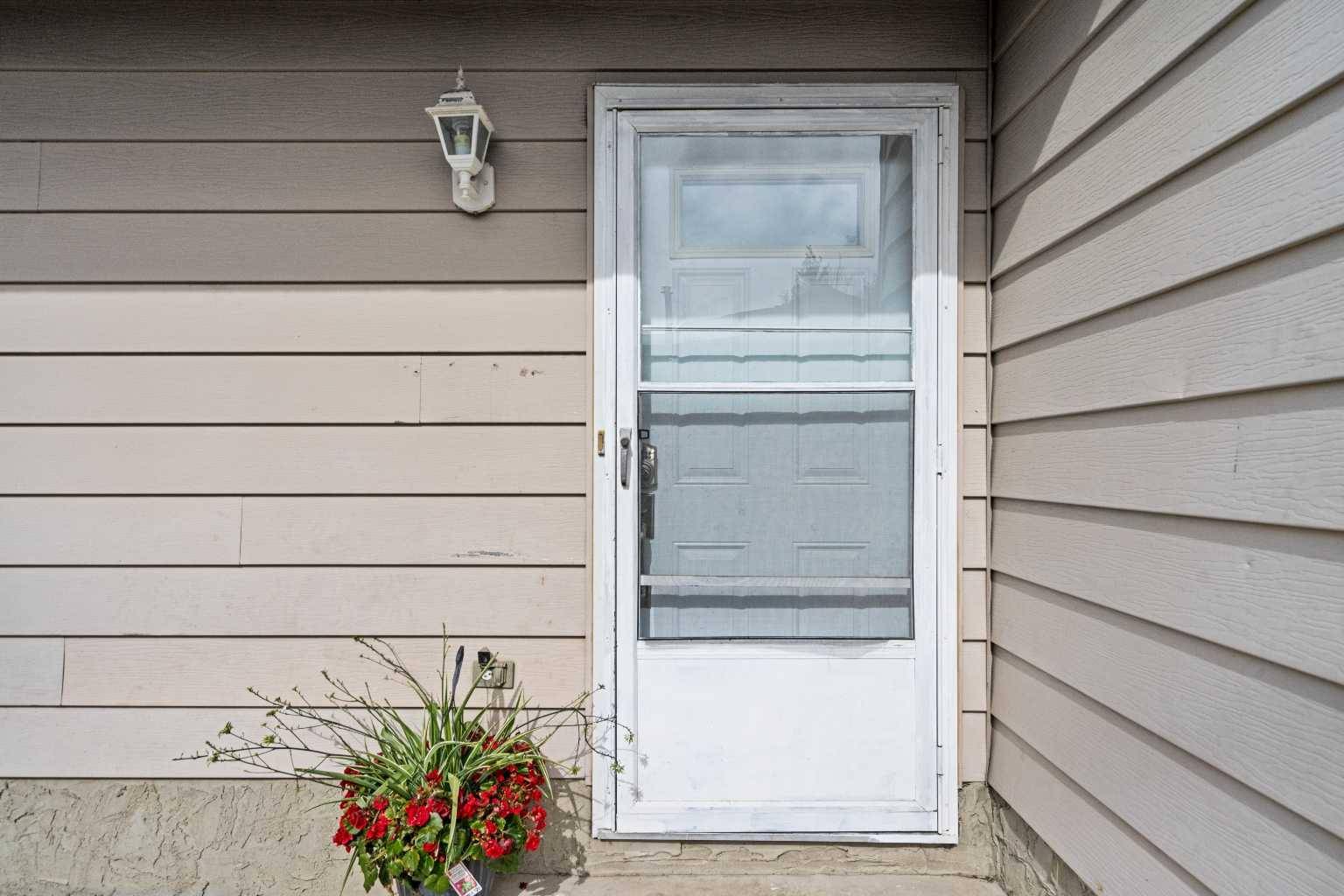 Calgary, AB T1Y 4G9,88 Templewood RD Northeast