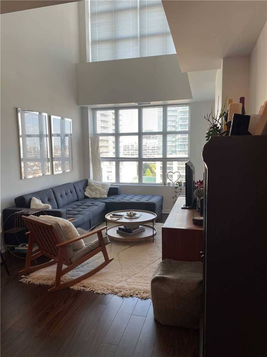 Toronto C01, ON M6K 3R2,65 East Liberty ST #915