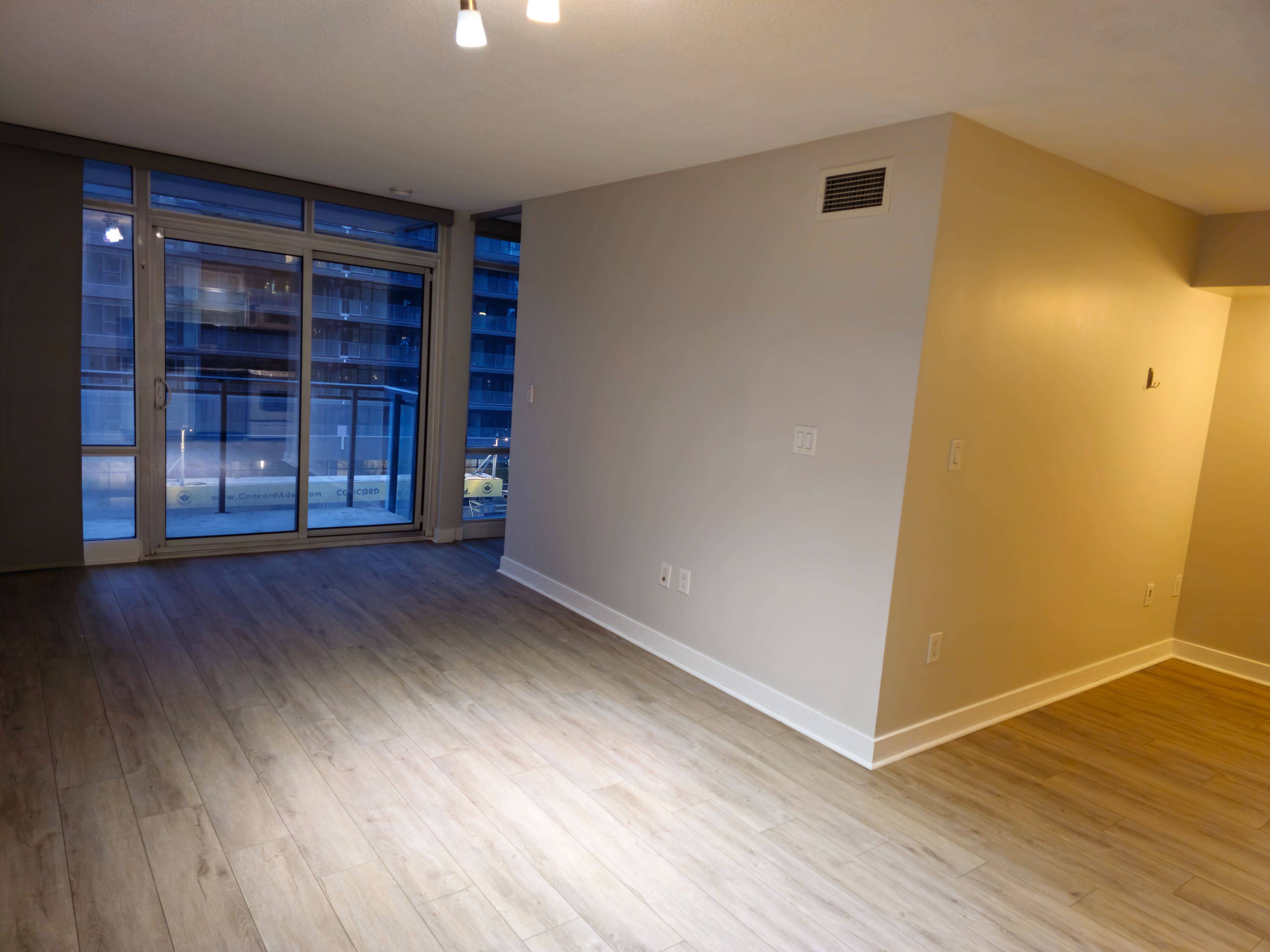 Toronto C01, ON M5V 3Y9,4K Spadina AVE #606