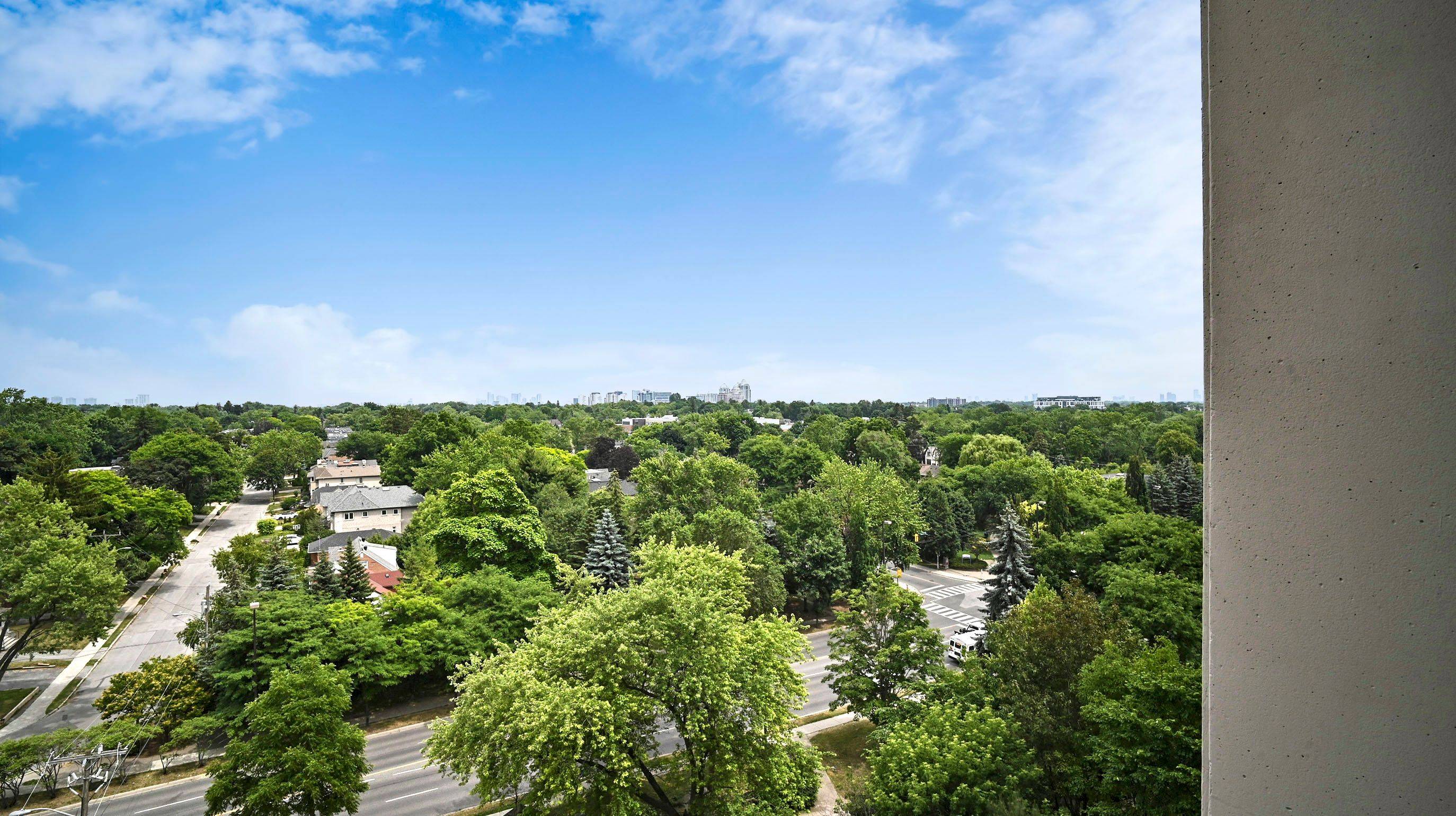 28 Empress AVE #1105, Toronto C14, ON M2N 6Z7