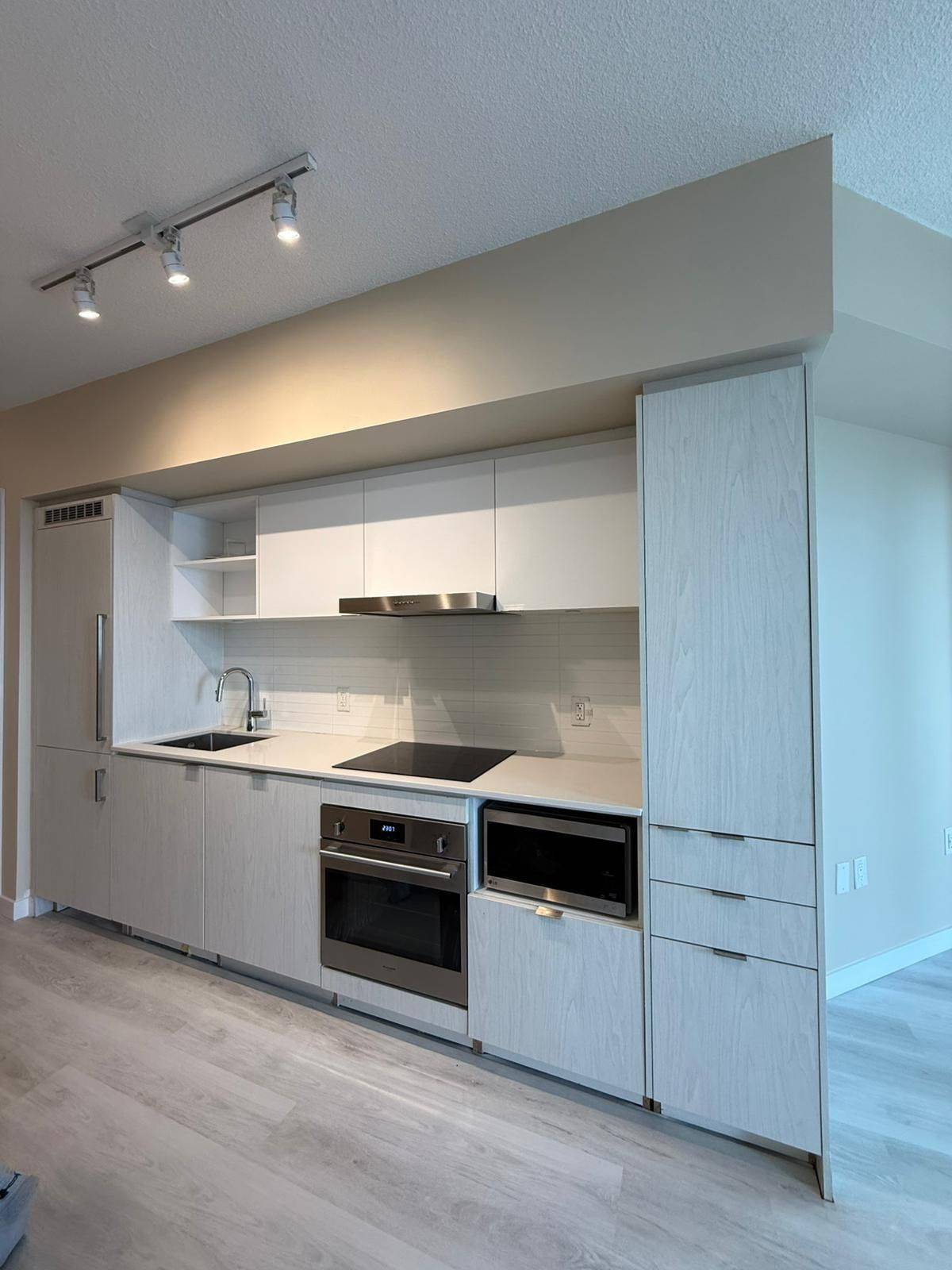 Toronto C01, ON M5E 0G1,55 Cooper ST #1909
