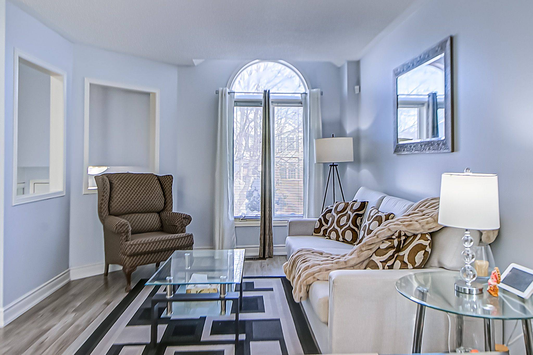 Oshawa, ON L1G 7X8,425 Elmwood CT