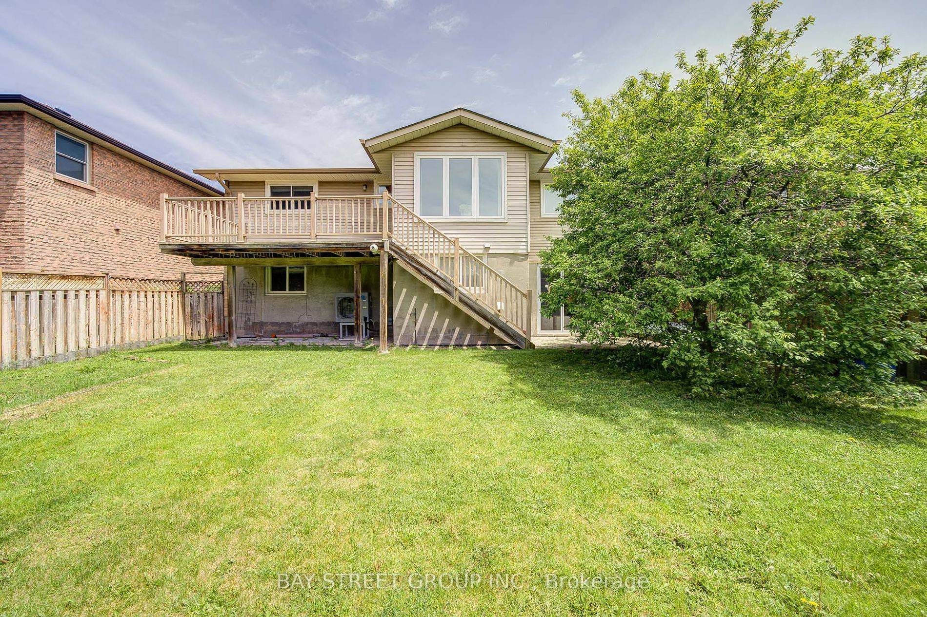 Oshawa, ON L1J 7N5,750 Griffith ST #lower