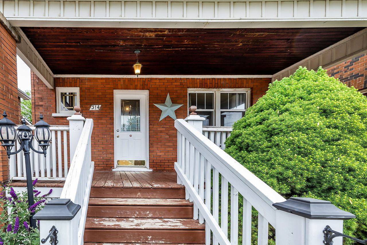 Oshawa, ON L1H 1Z4,314 Gliddon AVE