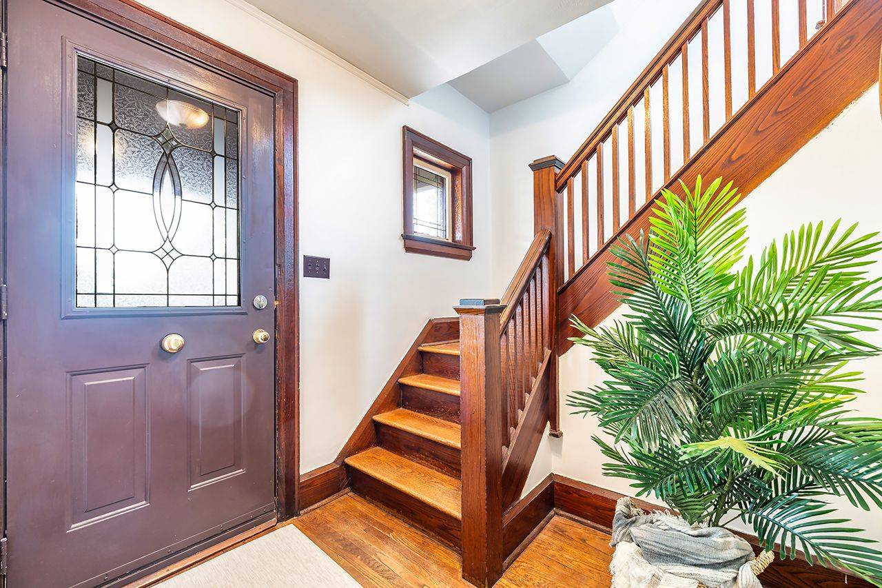 Oshawa, ON L1H 1Z4,314 Gliddon AVE
