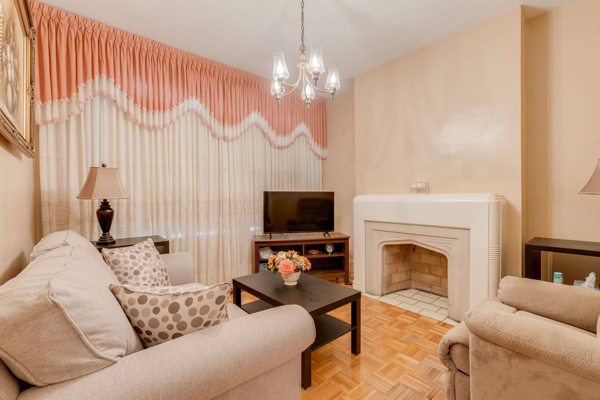 Toronto E03, ON M4J 4R8,180 Monarch Park AVE