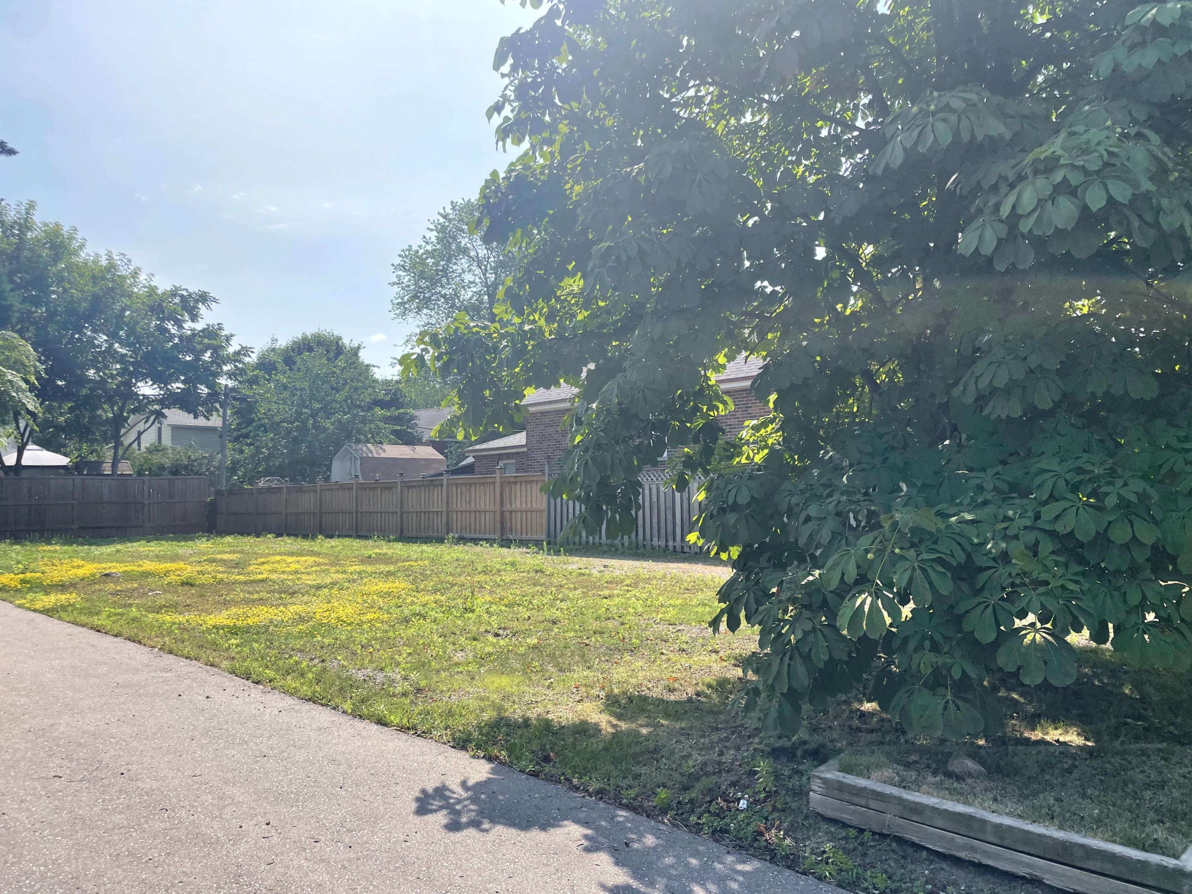 Oshawa, ON L1G 4N4,639 Hortop ST