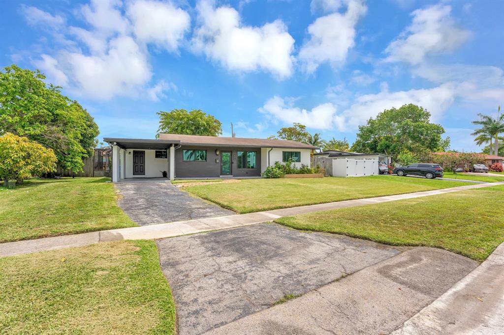 6275 Lakeshore Dr, Margate, FL 33063