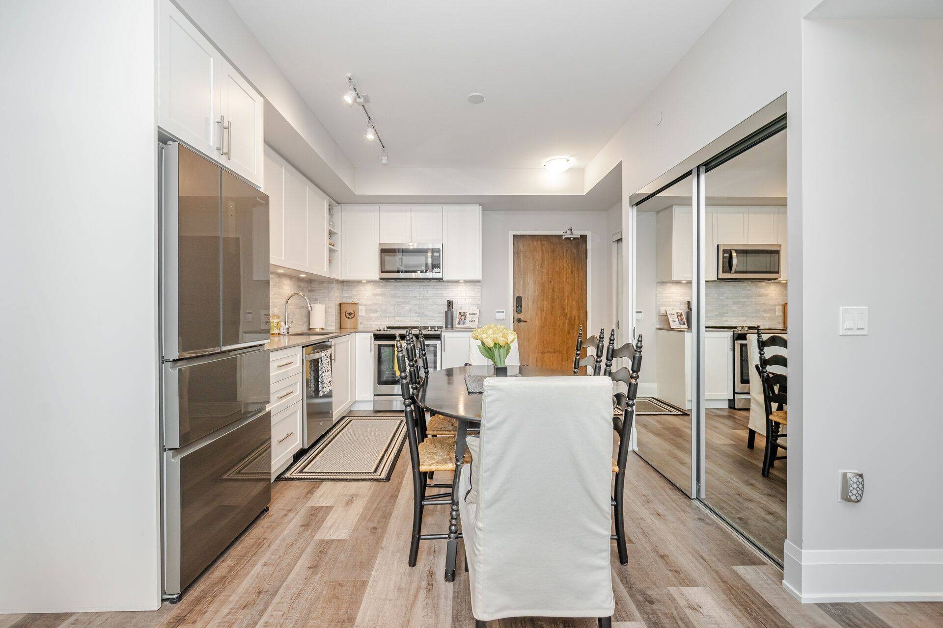 Vaughan, ON L6A 5B9,100 Eagle Rock WAY #303