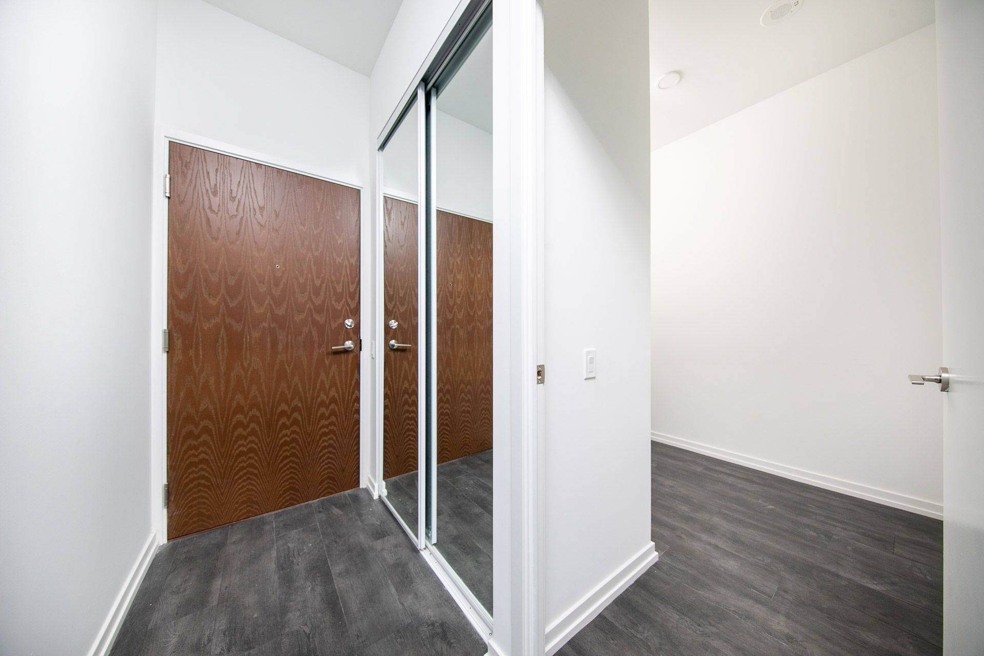 Vaughan, ON L4K 0K9,7890 Jane ST #602