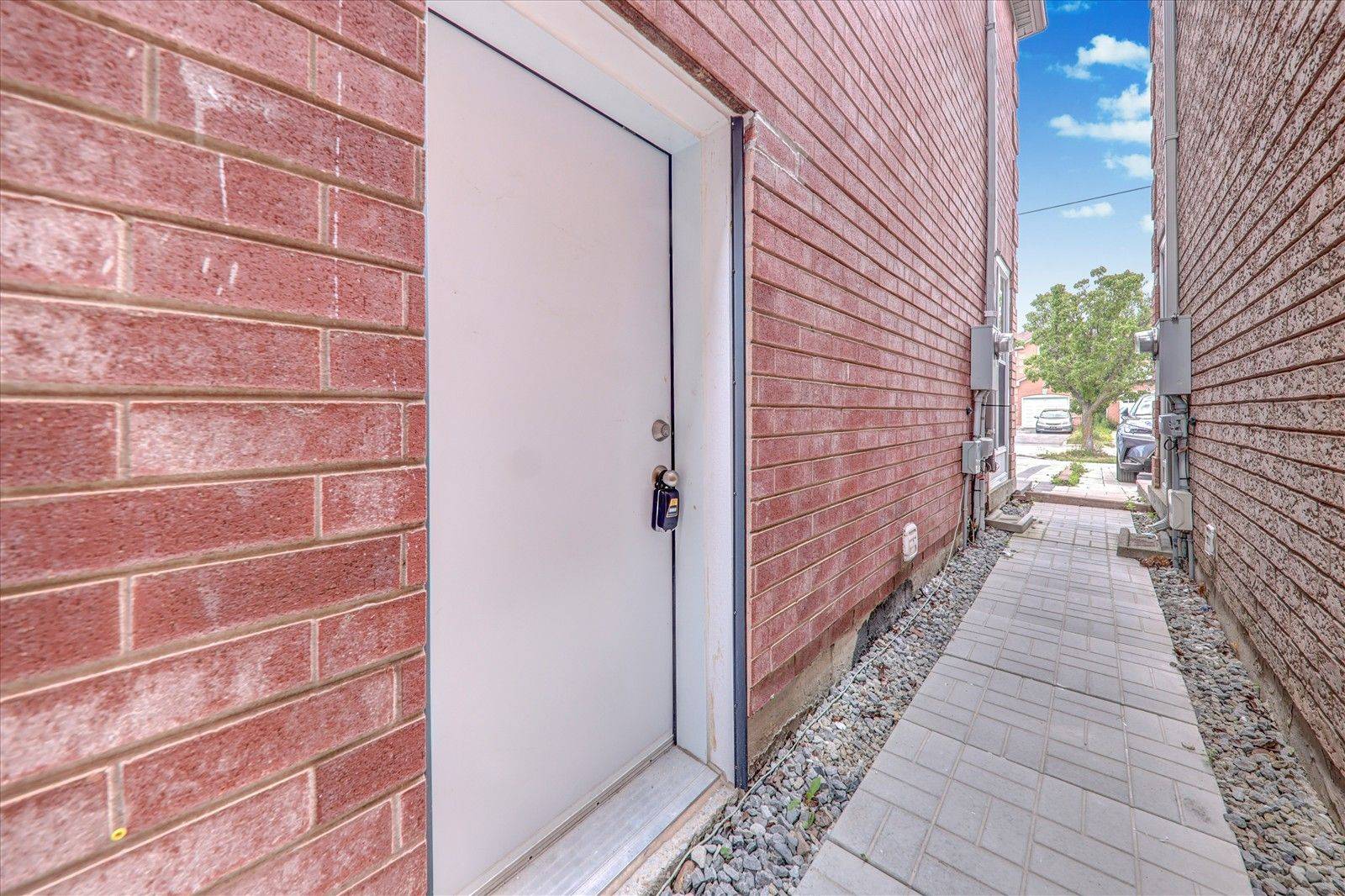 Markham, ON L3S 3W9,16 Sophia RD #Bsmt