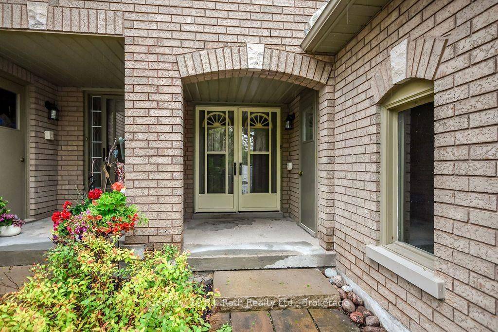 Orillia, ON L3V 7V2,492 LACLIE ST #9