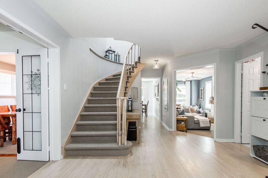 Barrie, ON L4N 7T2,33 Etherington CRES