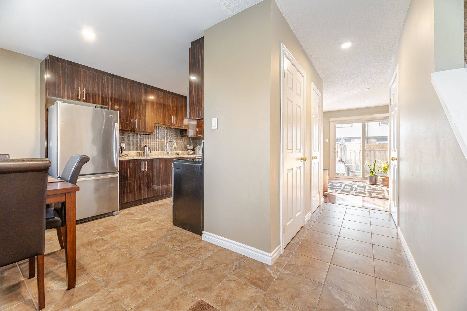 Brampton, ON L6V 3C8,93 Hansen RD N #20