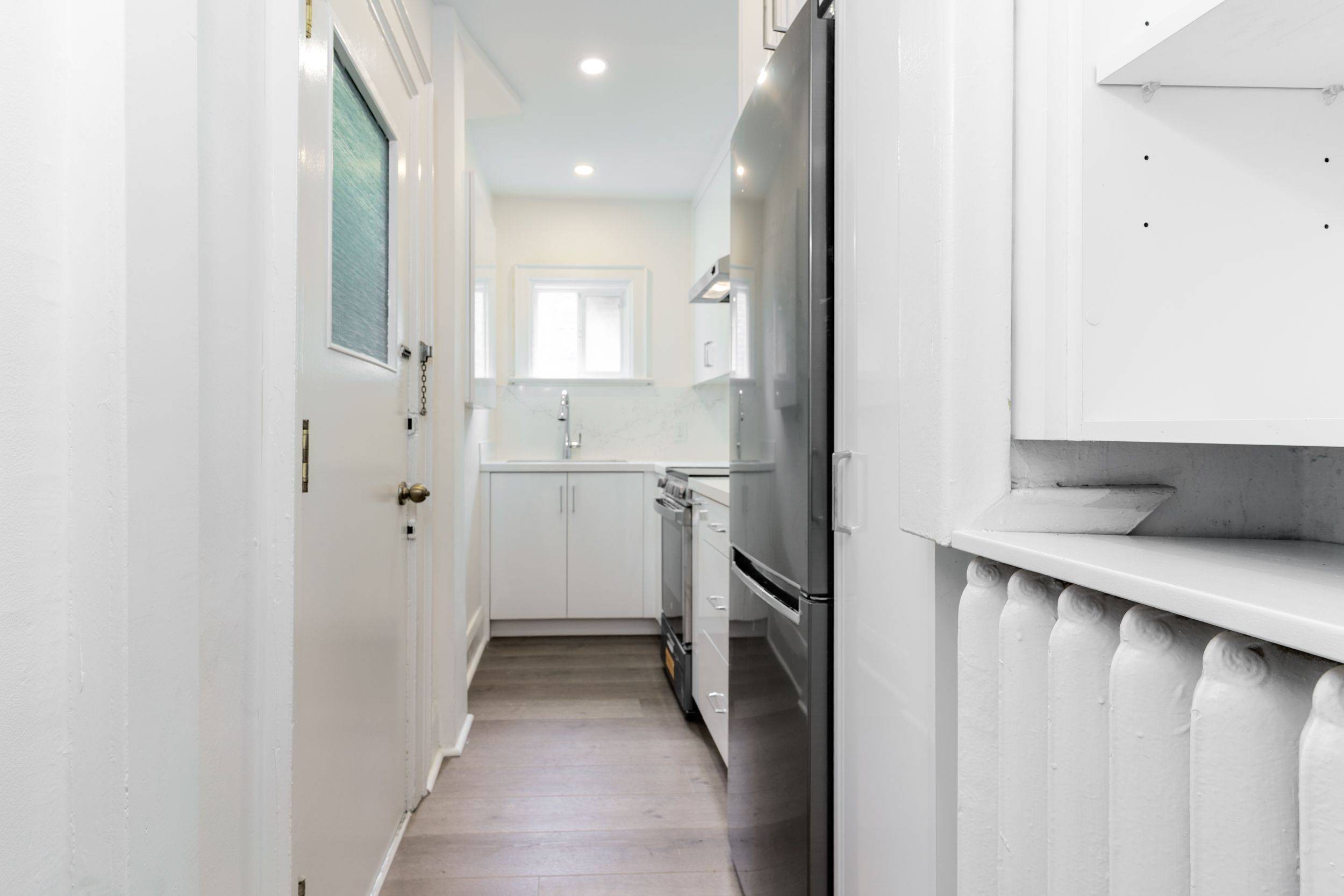 Toronto W01, ON M6S 3B1,130 Beresford AVE #3