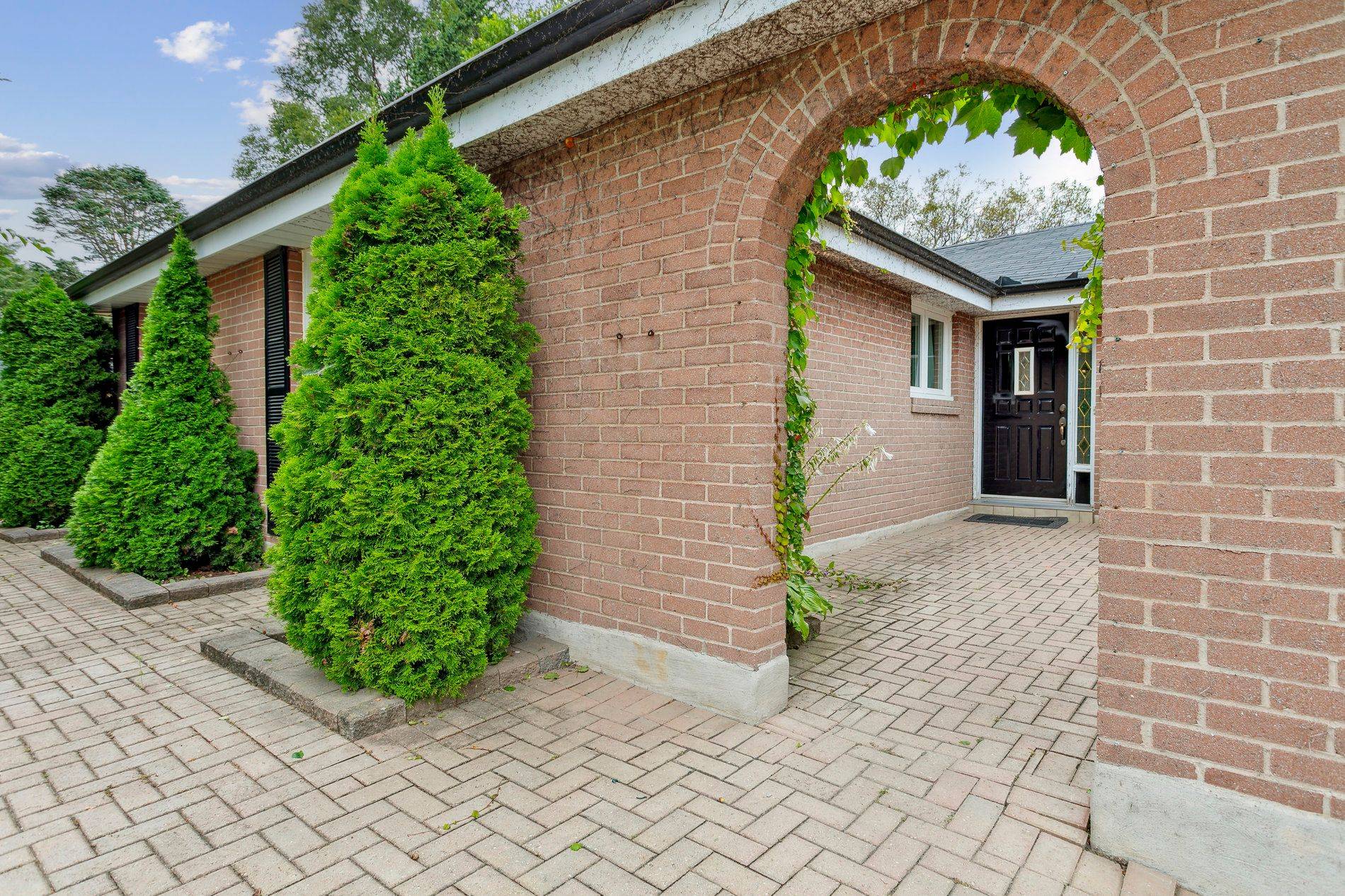 Mississauga, ON L4X 1Z7,1428 Glen Rutley CIR
