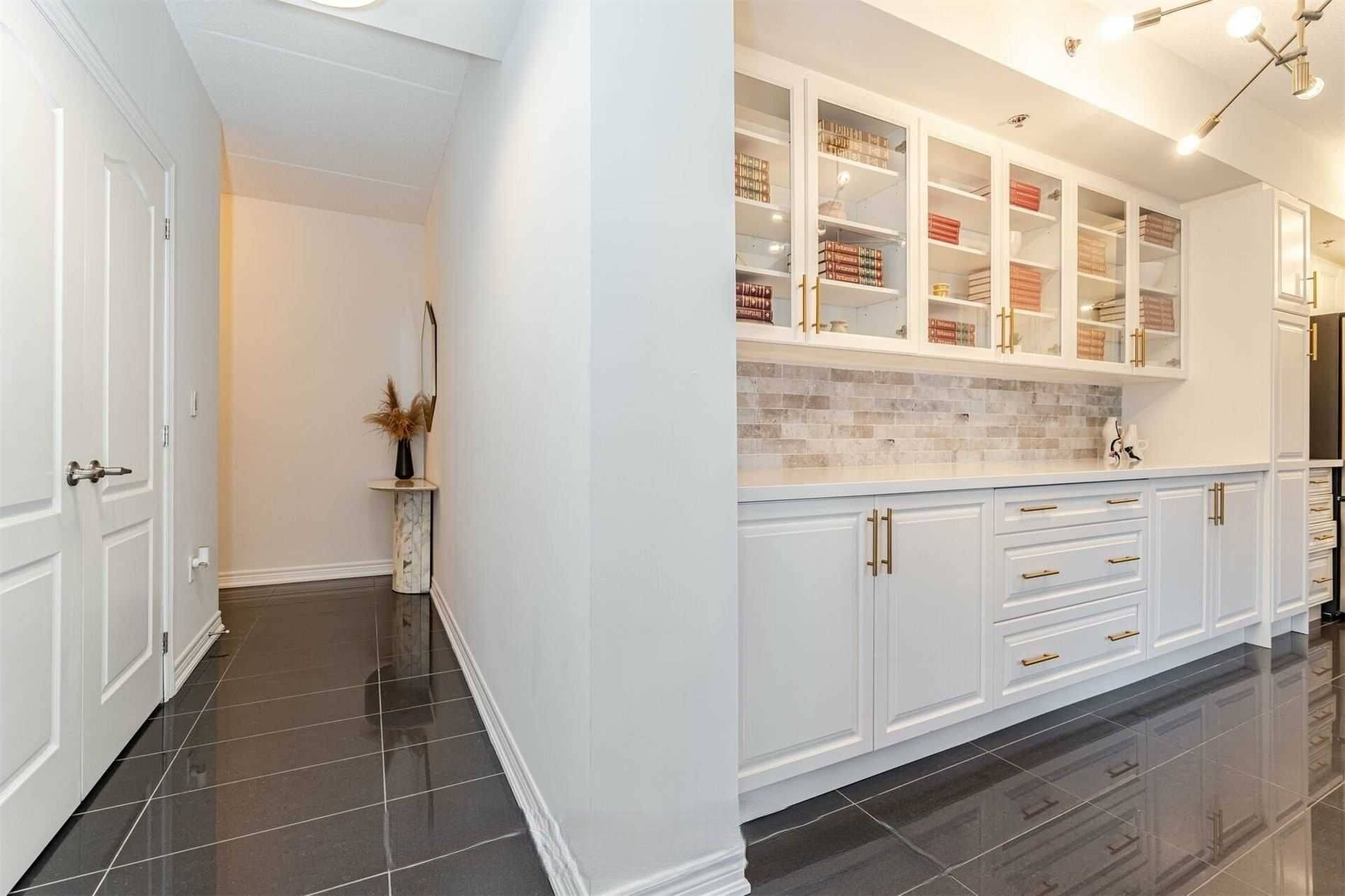 Milton, ON L9T 0Y7,1421 Costigan RD #512