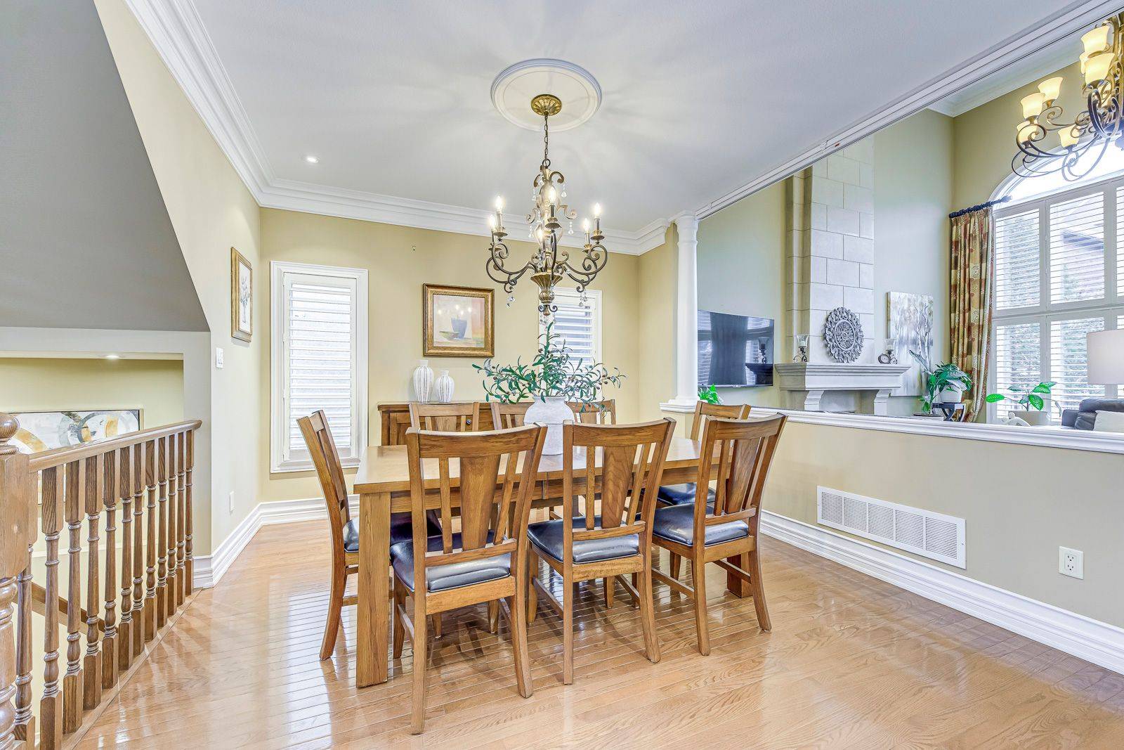 Oakville, ON L6M 0H3,2353 Kwinter RD