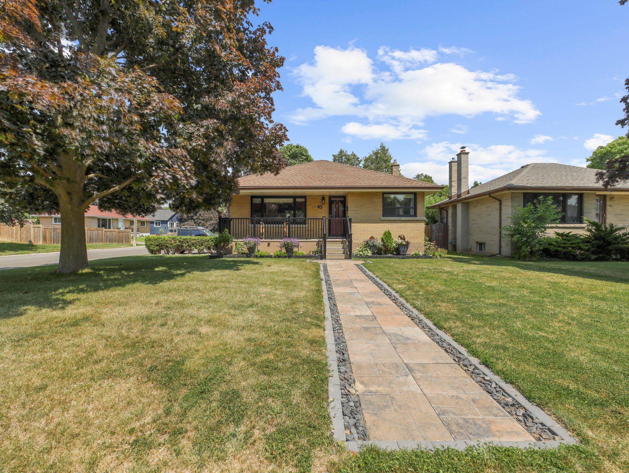 Brantford, ON N3S 7C1,43 Rowanwood AVE