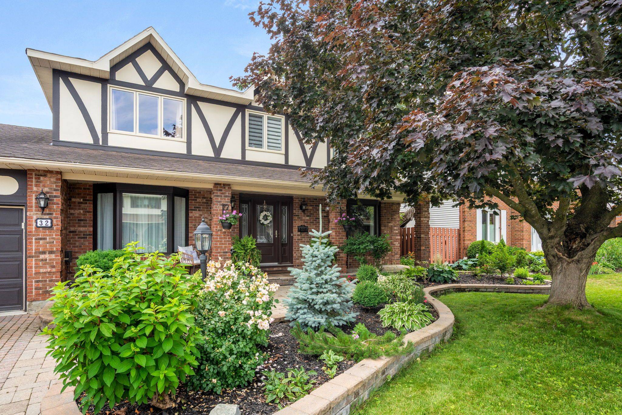 Barrhaven, ON K2J 1Z8,32 Merkel DR