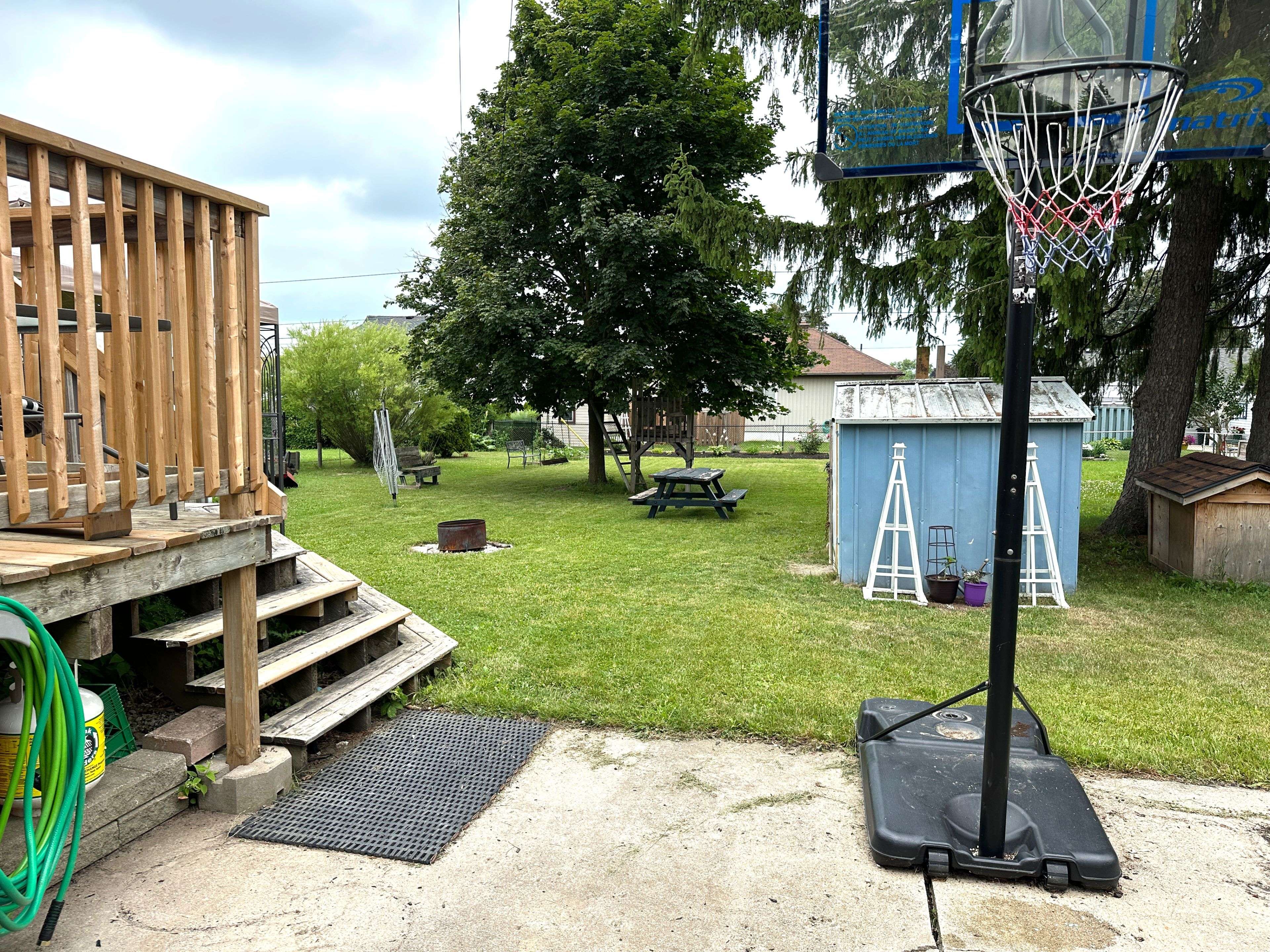 Hanover, ON N4N 1V9,510 12th ST