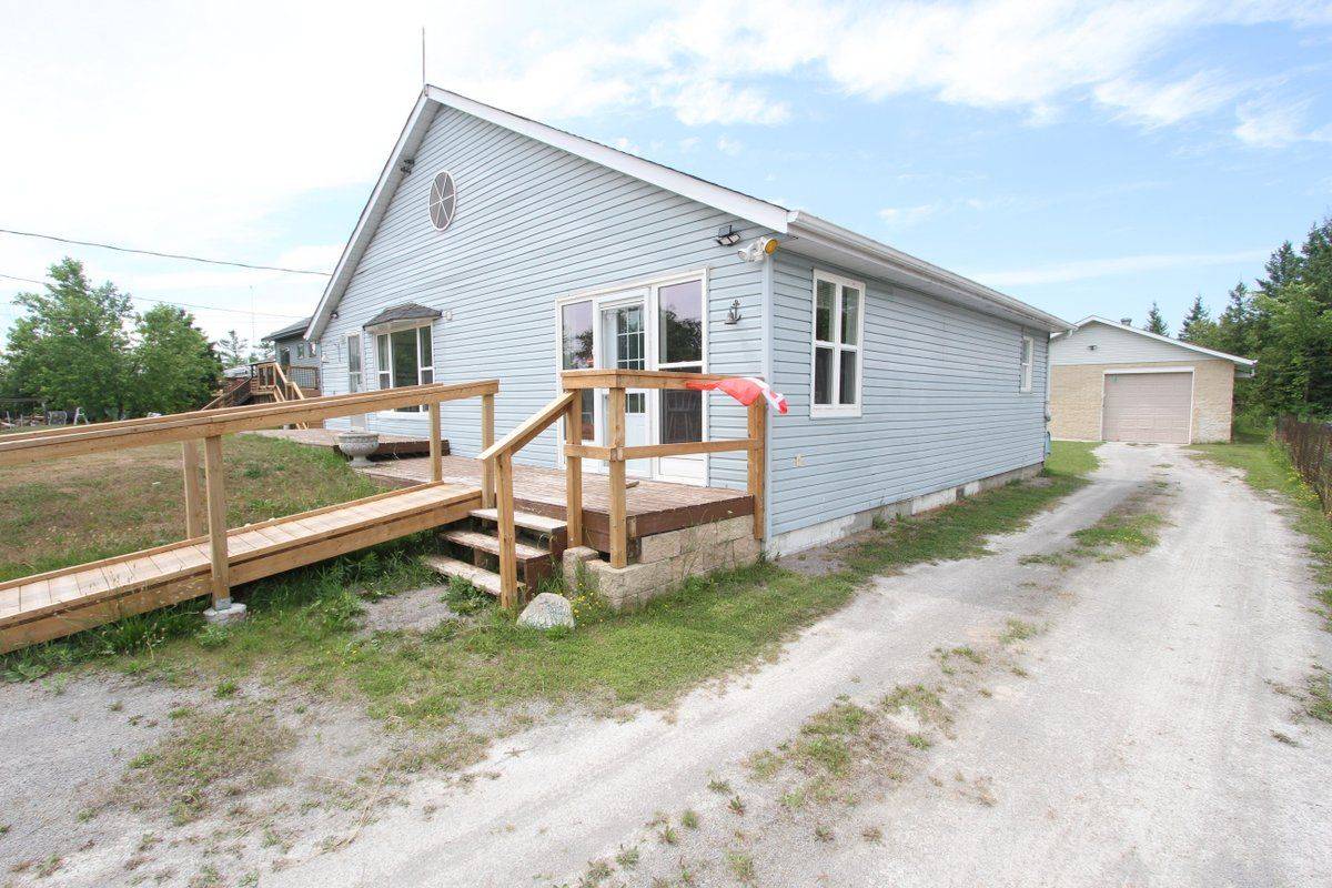 262 Mcguire Beach RD, Kawartha Lakes, ON K0M 2B0