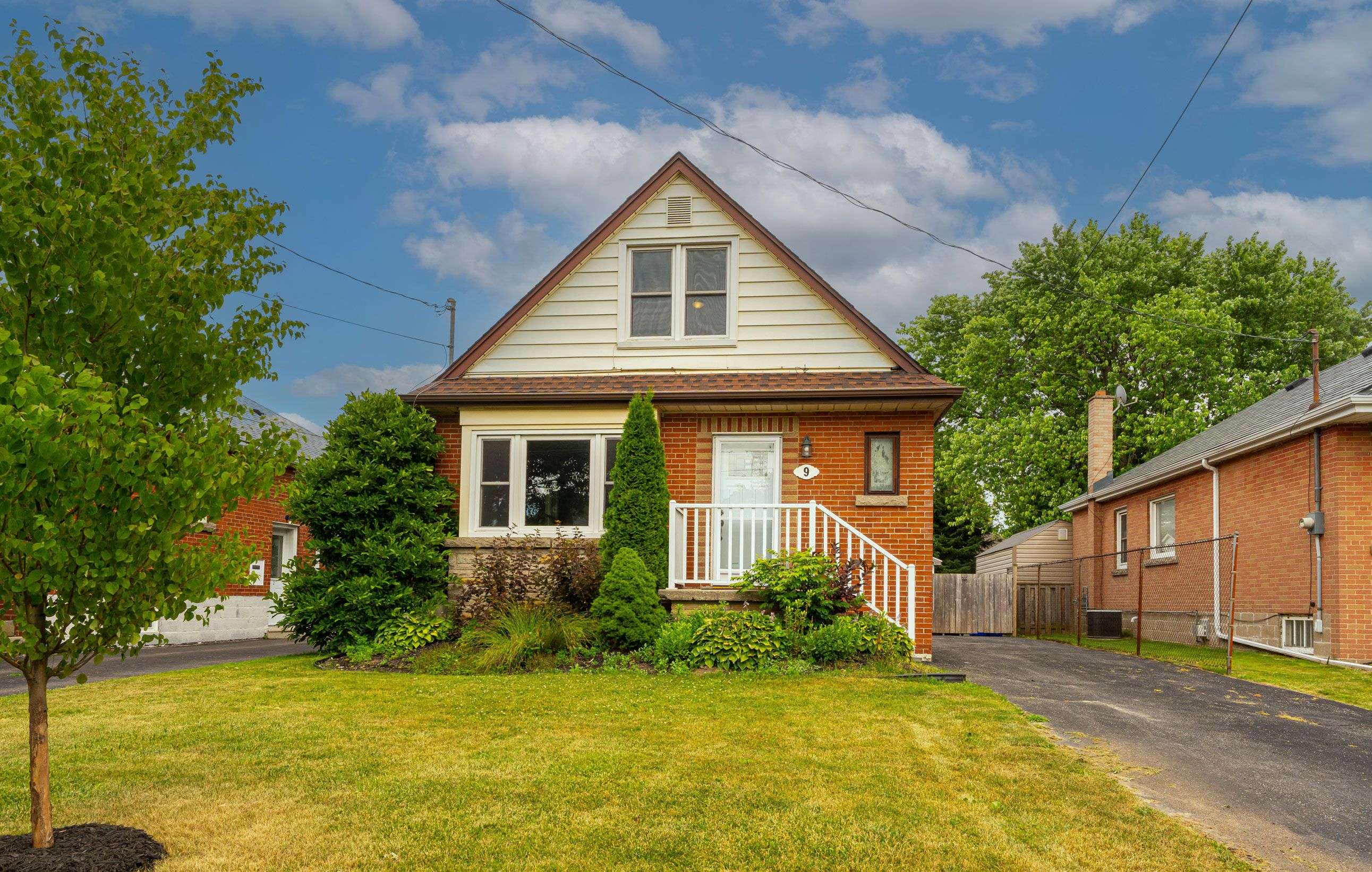 9 East 41st ST, Hamilton, ON L8T 2Z3