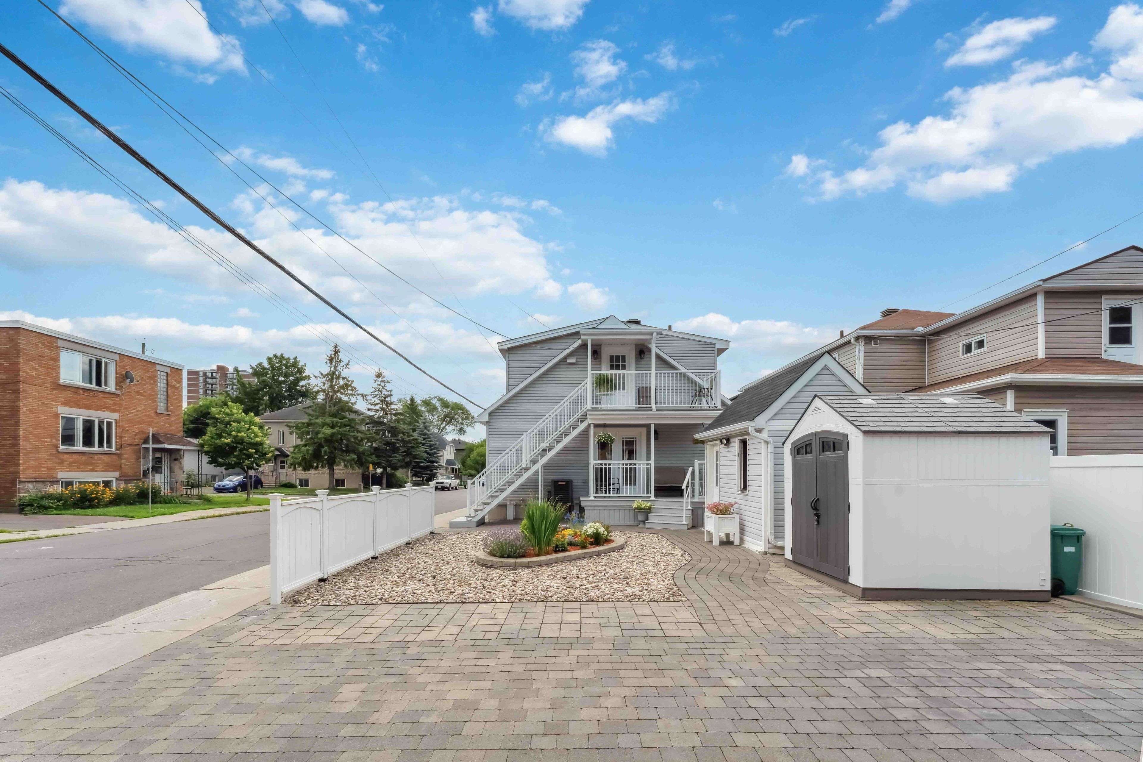 Vanier And Kingsview Park, ON K1L 5M1,347 Shakespeare ST