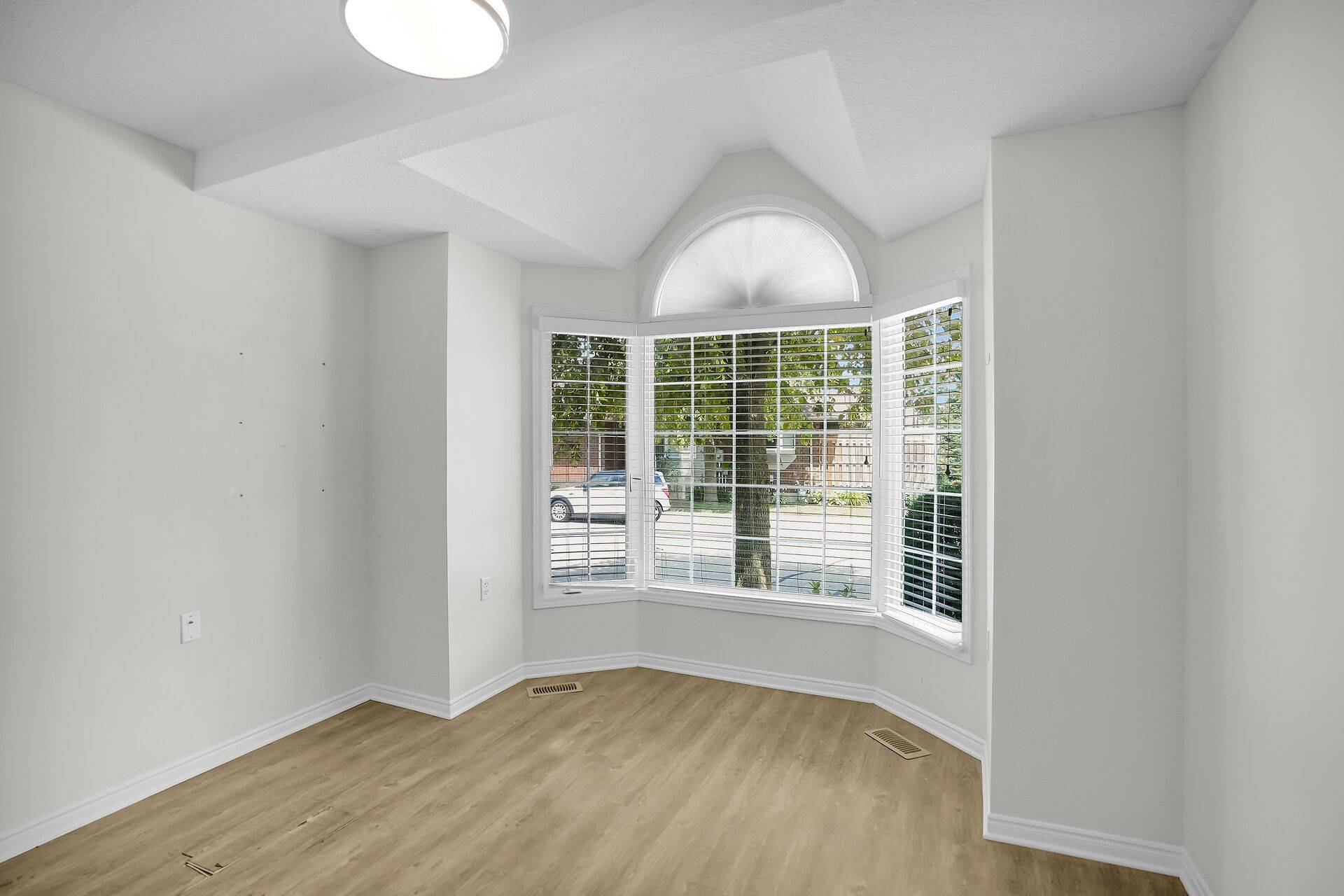 London North, ON N6G 5G5,875 Thistledown WAY #25