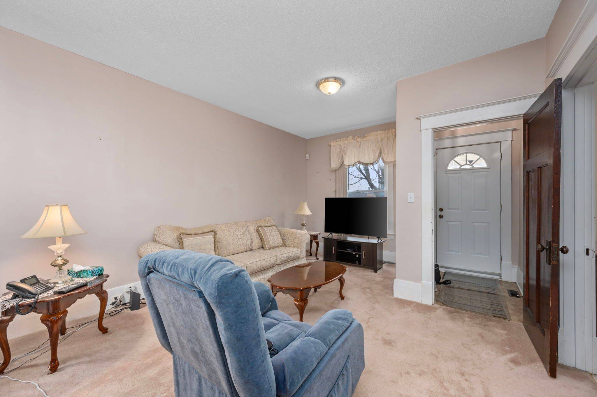 London East, ON N5Z 2K6,53 Tennyson ST