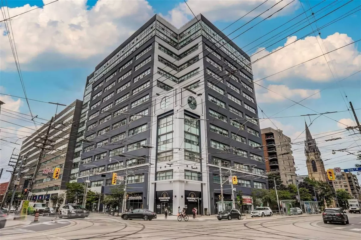 Toronto C01, ON M5V 2Y6,700 King ST W #PH13