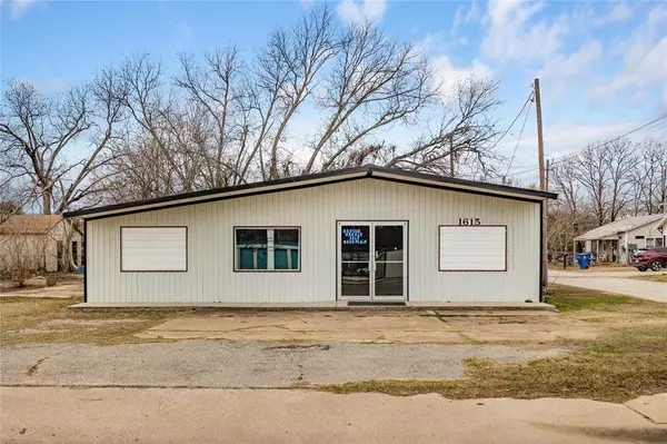 1615 Belle Plain Street, Brownwood, TX 76801