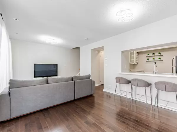 Toronto C14, ON M2N 7C2,3 Everson DR #303