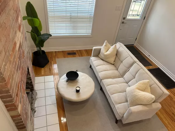 Toronto E01, ON M4M 2H6,37 Grant ST