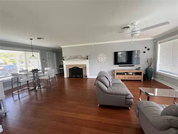 Hollywood, FL 33021,3214 Harrison St