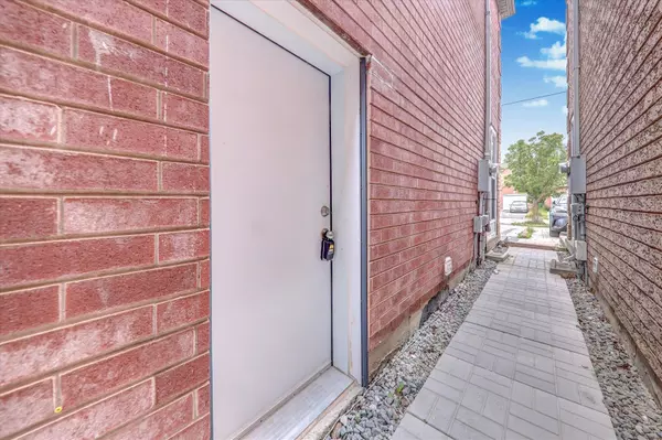 Markham, ON L3S 3W9,16 Sophia RD #Bsmt