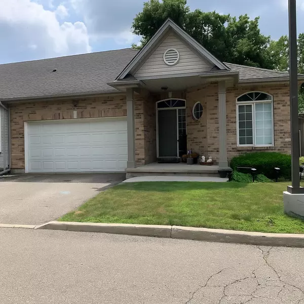 5200 DORCHESTER RD #18, Niagara Falls, ON L2E 7M6