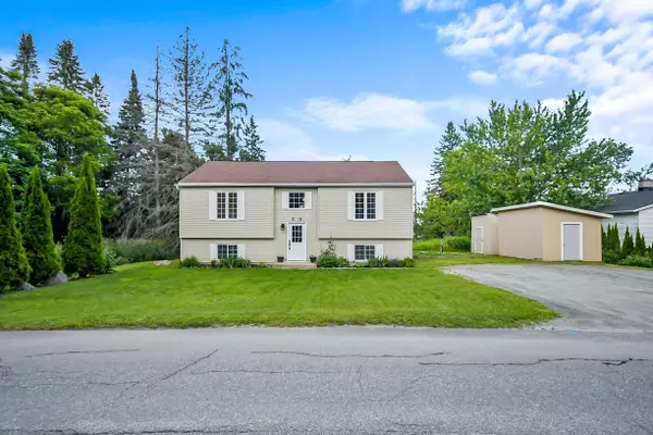 210 MCPHERSON ST, Gravenhurst, ON P1P 1R2