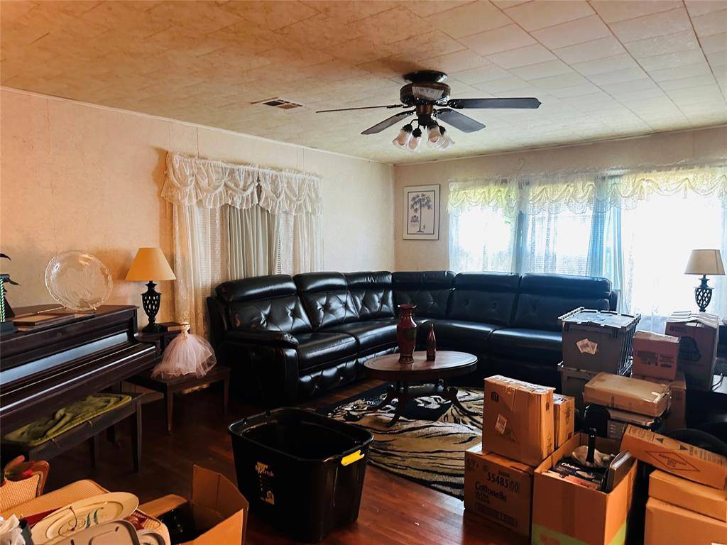 Mexia, TX 76661,501 W Main Street