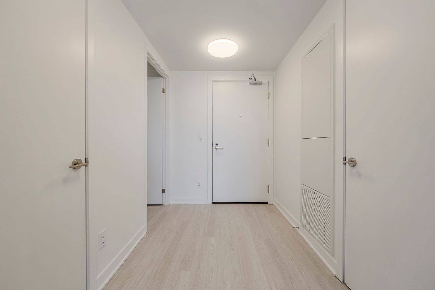 Toronto C03, ON M6C 1C5,185 Alberta AVE #1004