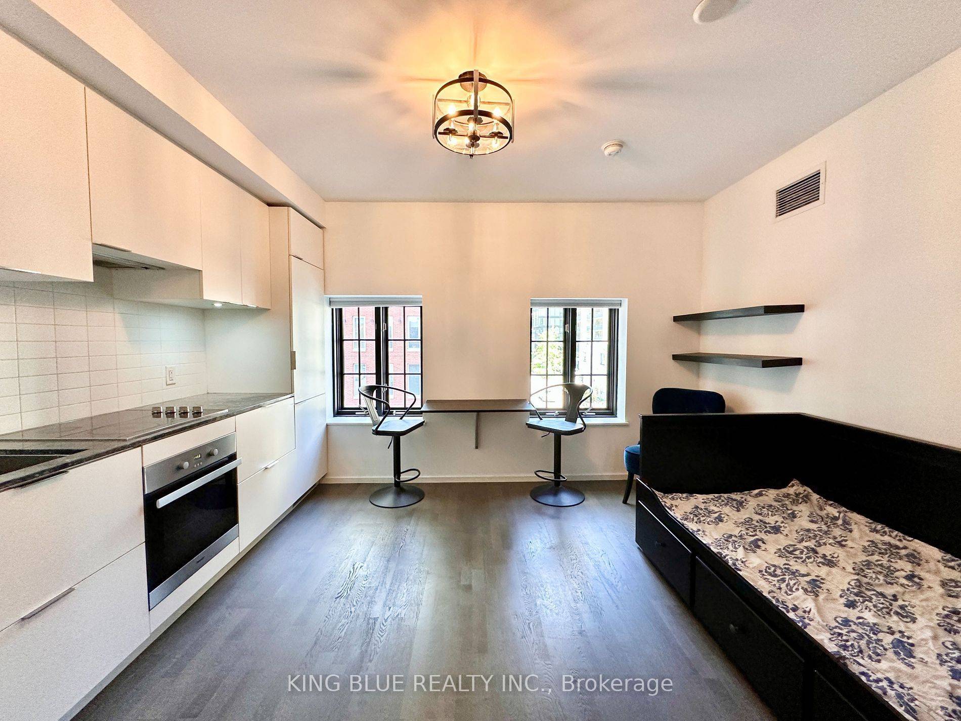 Toronto C01, ON M4Y 1Z3,5 St. Joseph ST #325