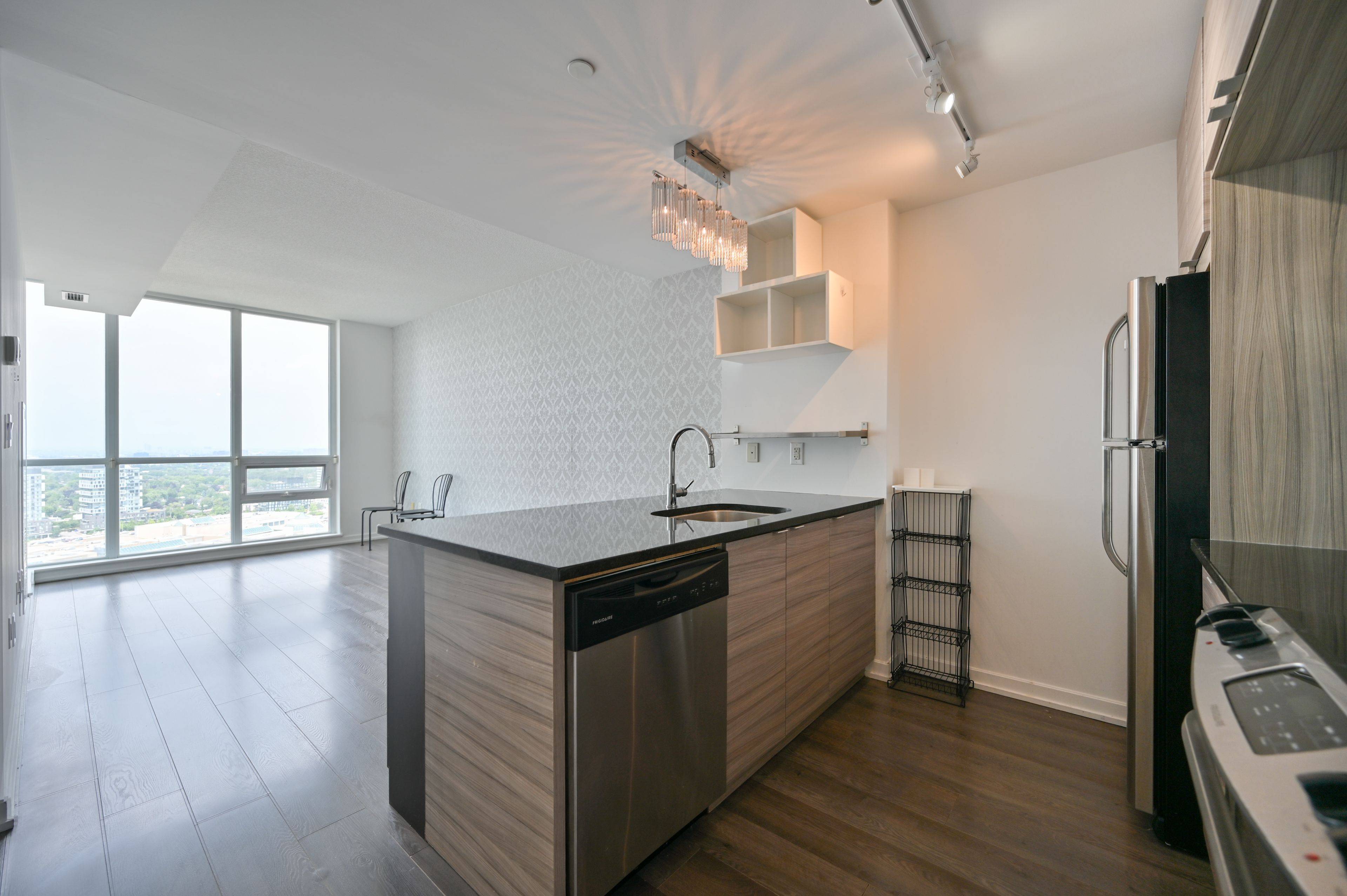 Toronto C15, ON M2J 1M6,62 Forest Manor RD #2401