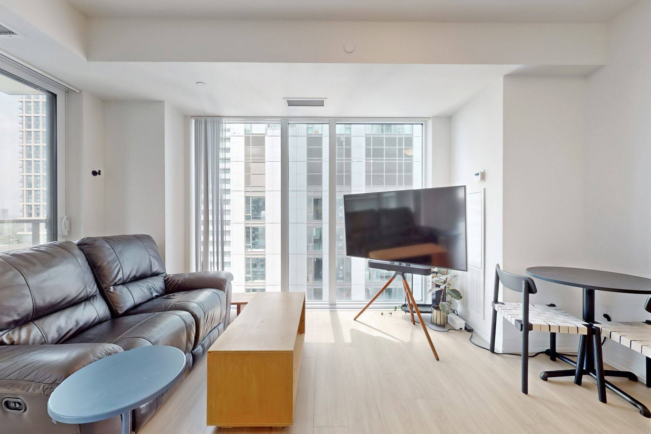 Toronto C01, ON M5V 0W6,8 Widmer ST #2503